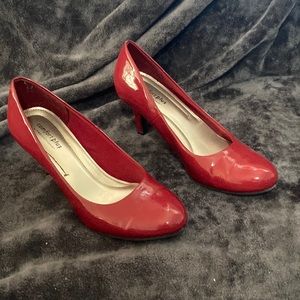 Red heeled pumps size 9 comfort plus by predictions